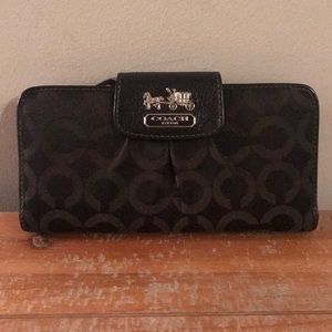 Coach Logo Wallet!